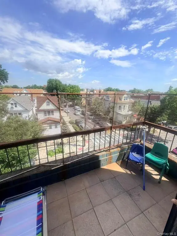 Balcony view over the neighborhood