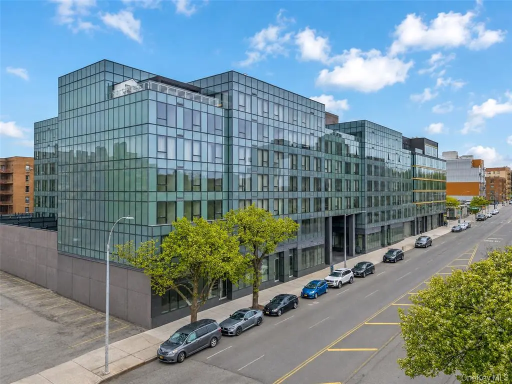 Northern Parc building exterior along Northern Boulevard