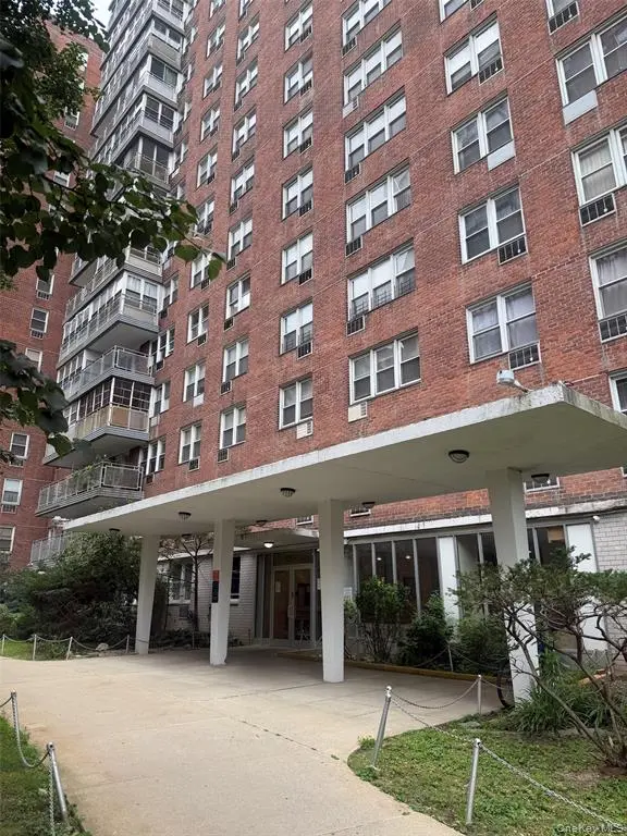 Exterior entrance of Carlyle Towers on Franklin Avenue in Flushing