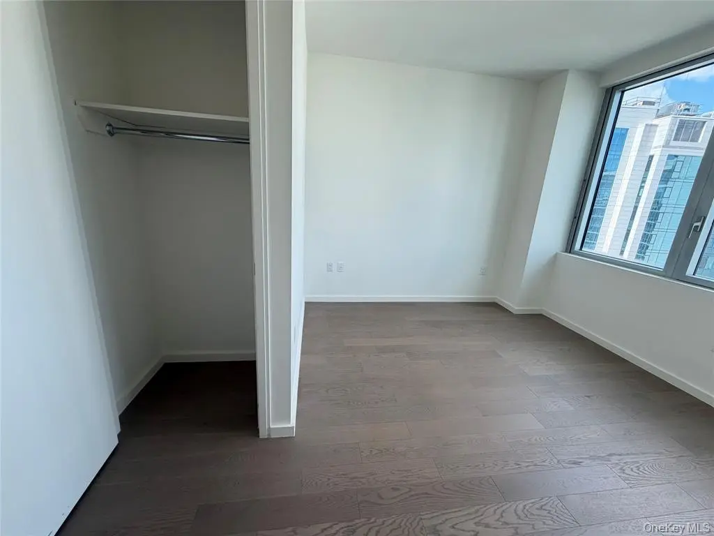法拉盛 Tangram House West 顶层一房康斗｜图片 11/16