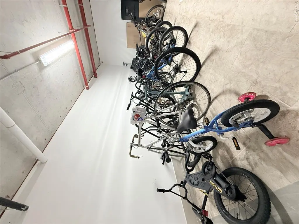 法拉盛康斗房源室内与物业环境｜图片 19/20