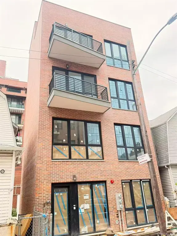 法拉盛新建两家庭住宅｜两套两房｜房源照片｜图片 1/11