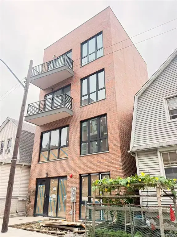 法拉盛新建两家庭住宅｜两套两房｜房源照片｜图片 2/11
