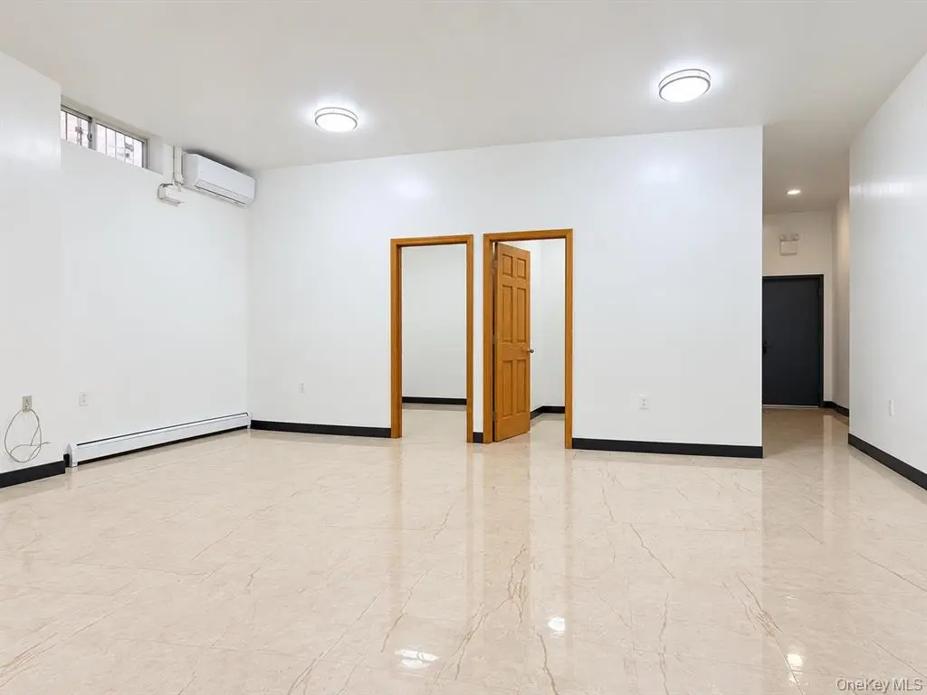 Brooklyn Borough Park社区设施康斗｜约937平方英尺带3车位｜房源照片｜图片 9/10