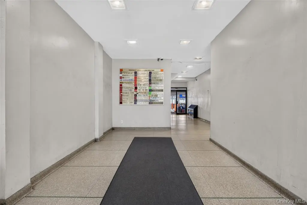 法拉盛商业空间出售｜入口走廊｜MLS 1058146