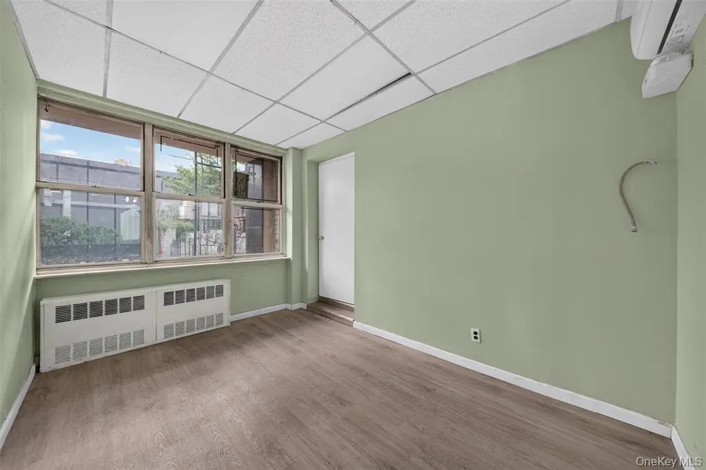 法拉盛商业空间出售｜室内空间｜MLS 1058146