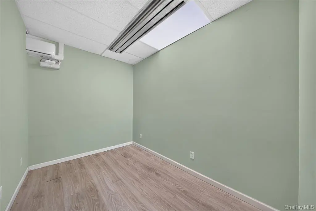 法拉盛商业空间出售｜室内空间｜MLS 1058146