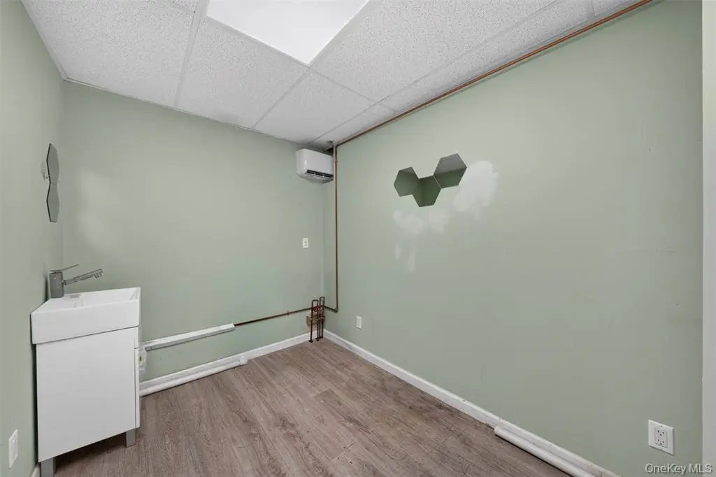 法拉盛商业空间出售｜室内空间｜MLS 1058146