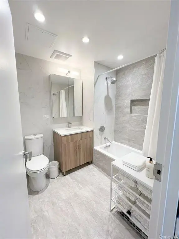 长岛市一房康斗出租｜浴室｜MLS 1058221