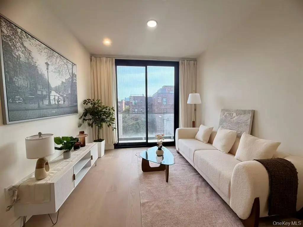 法拉盛132-51 41st Road｜MLS共用展示空间照片｜实际单元另行核实｜图片2/12