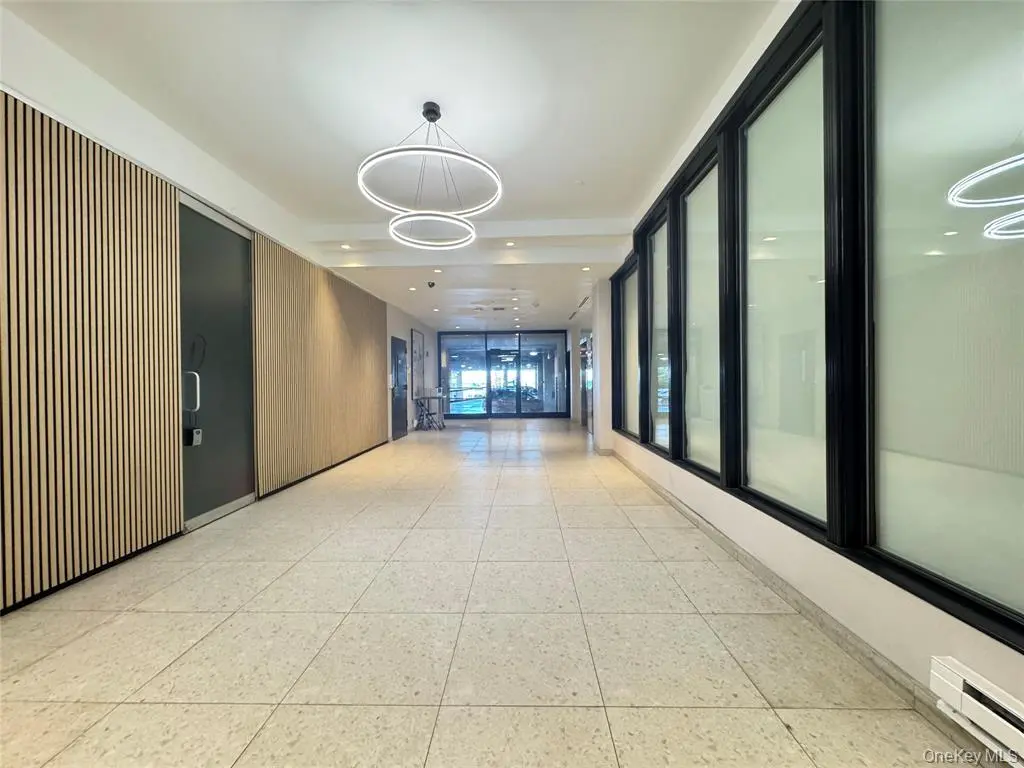 大学点14-34 110th Street CF商业物业与楼宇环境｜MLS展示照片｜图片 2/21