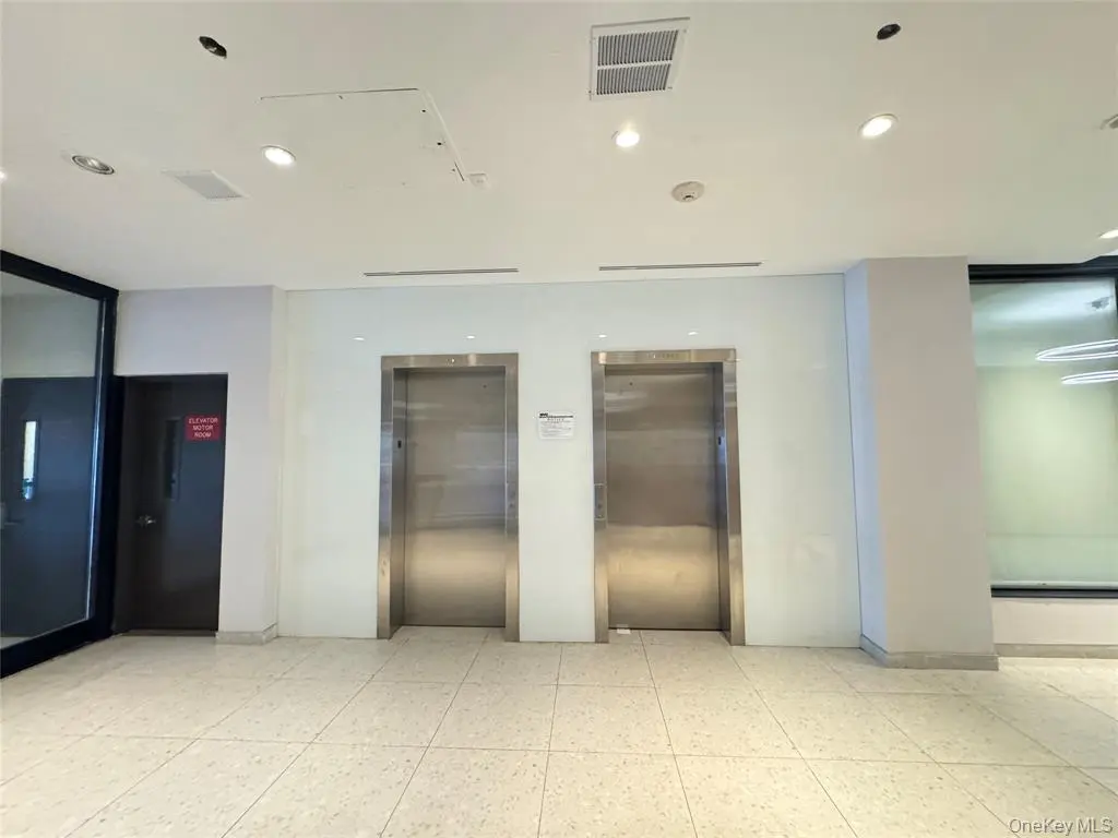 大学点14-34 110th Street CF商业物业与楼宇环境｜MLS展示照片｜图片 4/21