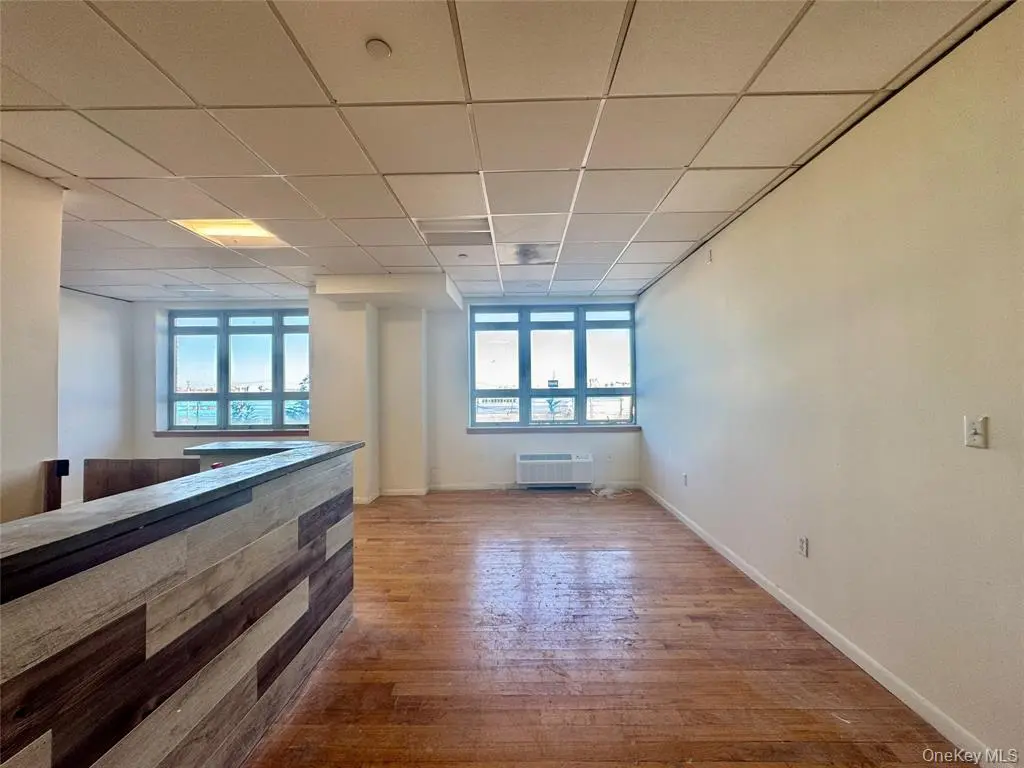 大学点14-34 110th Street CF商业物业与楼宇环境｜MLS展示照片｜图片 5/21
