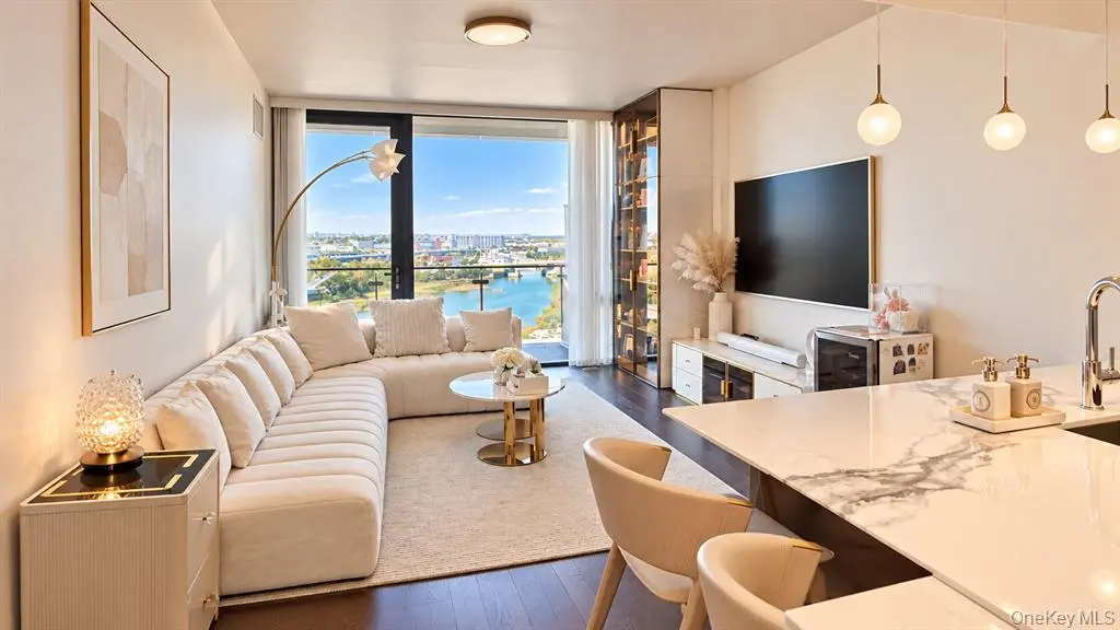法拉盛SkyView Parc Grand Three｜MLS物业及公共设施展示，具体18C现状另行核实